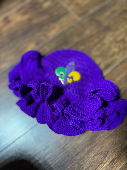 FLEUR DE LIS RUFFLED CROCHET HAT (Purple)